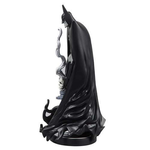 Batman B&W Statues - 1/10 Scale Batman By Bill Sienkiewicz