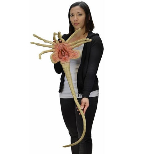 NECA Life-Size Foam Replicas Figures - Alien - 1/1 Scale Facehugger